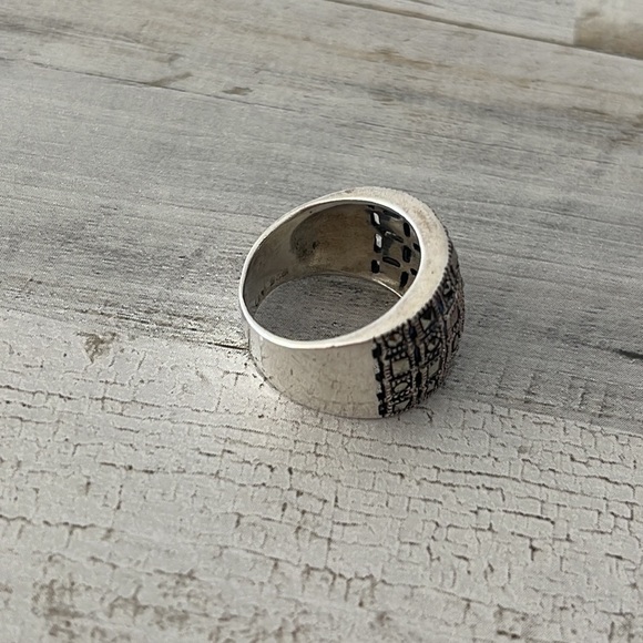 Beautiful Silver Marcasite Ring. - Picture 4 of 5